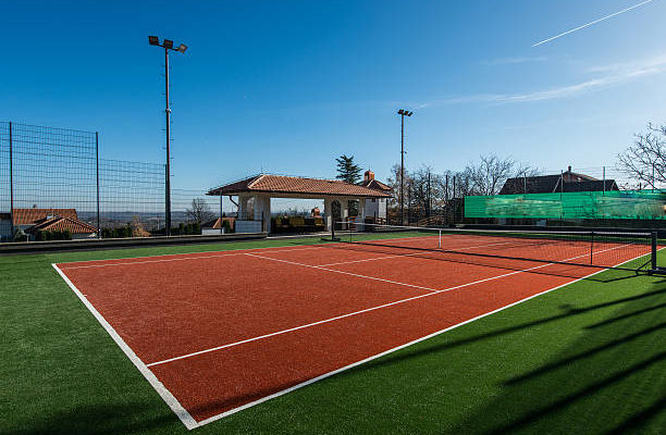 maintenance court de tennis en gazon synthétique à Nice