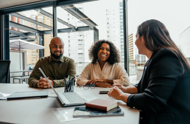 la rédaction SEO Lyon agit comme un filtre qualitatif qui oriente les prospects pertinents vers votre site. De plus, les articles