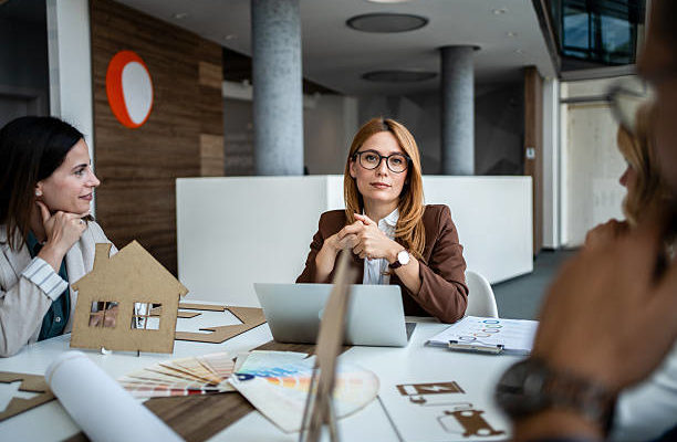 L’analyse des performances constitue un pilier fondamental pour réussir une stratégie digitale locale. En effet, une rédaction SEO Lyon